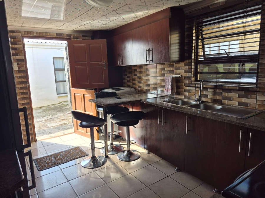 2 Bedroom Property for Sale in Kwazakhele Eastern Cape